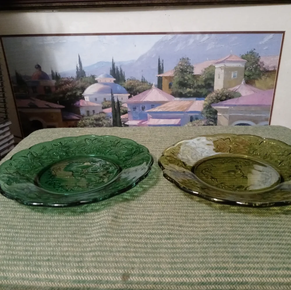 Princess House Vintage Green plate Size 🍍Size 8" Crystal Emerald Green. 🍱 - Picture 5 of 6